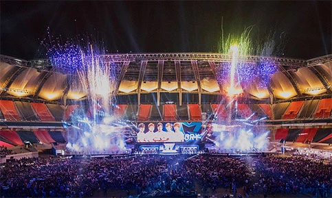 KT小组赛两连胜：经济劣势逆转TSW，大龙团战奠定胜局